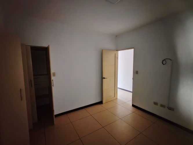Condominio Deney, Pavas