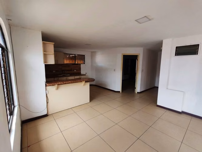 Condominio Deney, Pavas
