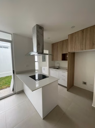 Casa en Alquiler – Vistas a Montaña y Amenidades en Vistas de Santa Ana - Imagen 9
