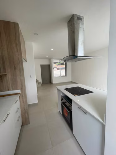 Casa en Alquiler – Vistas a Montaña y Amenidades en Vistas de Santa Ana - Imagen 18