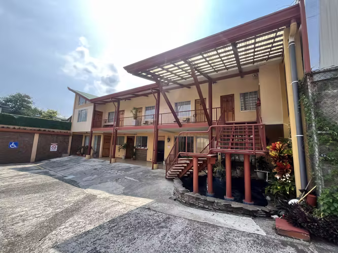 Hotel en funcionamiento con 20 habitaciones en venta | Ciudad Quesada, San Carlos