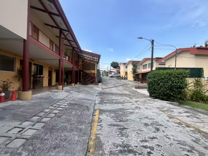 Hotel en funcionamiento con 20 habitaciones en venta | Ciudad Quesada, San Carlos