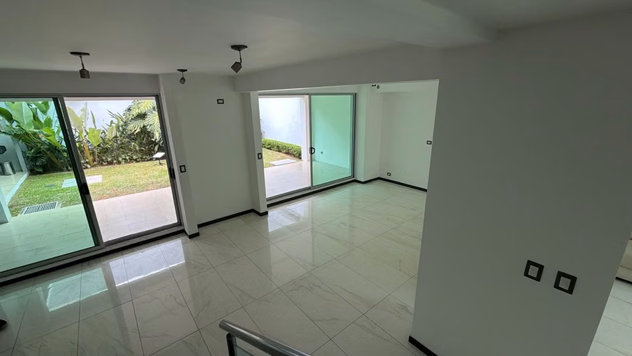 Alquiler de Casa en Condominio Santa Ana - Imagen 10