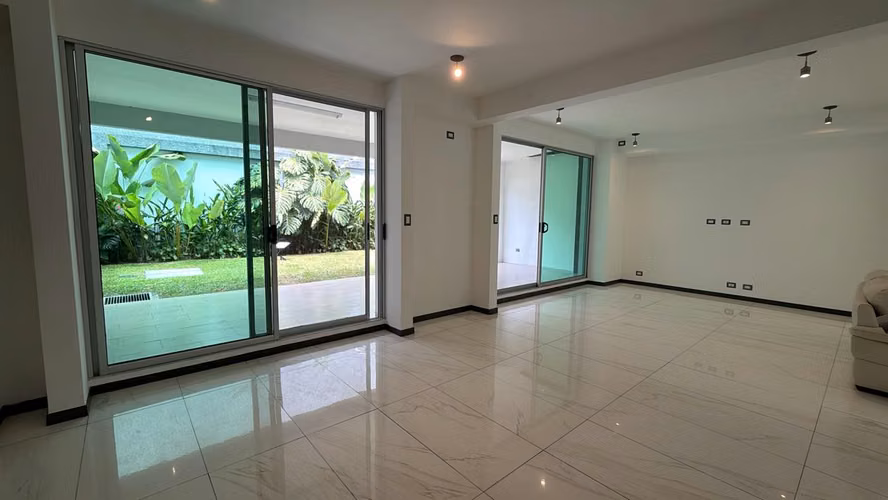 Alquiler de Casa en Condominio Santa Ana - Imagen 9