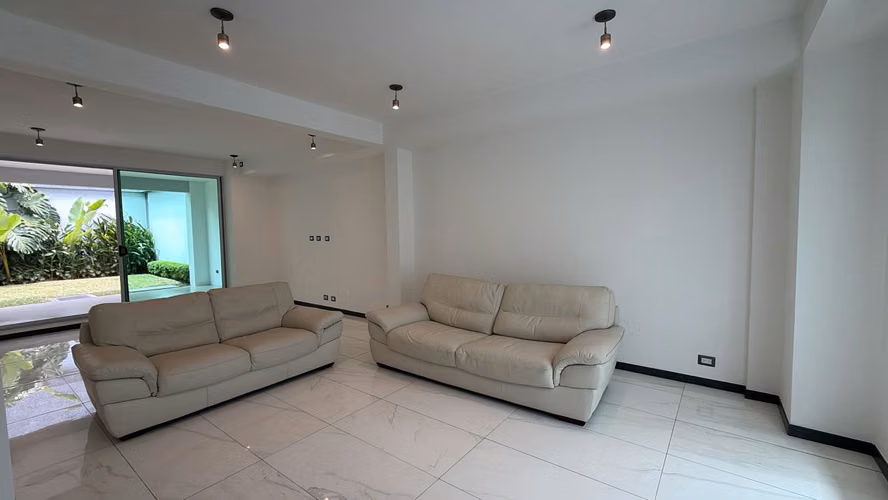 Alquiler de Casa en Condominio Santa Ana - Imagen 4