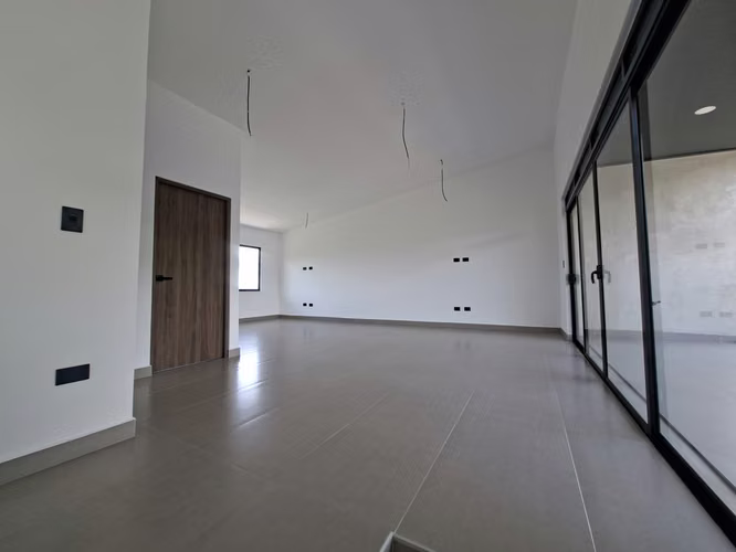 CASA EN VENTA CONDOMINIO EXCLUSIVO.  3 NIVELES. 3 hbts+ salon + oficina - Imagen 9