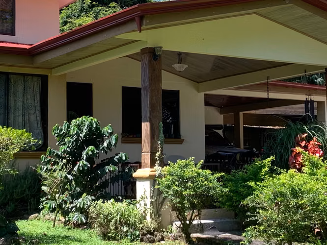 CASA CAMPESTRE PARA VENTA, EN GUAPILES. 33-222