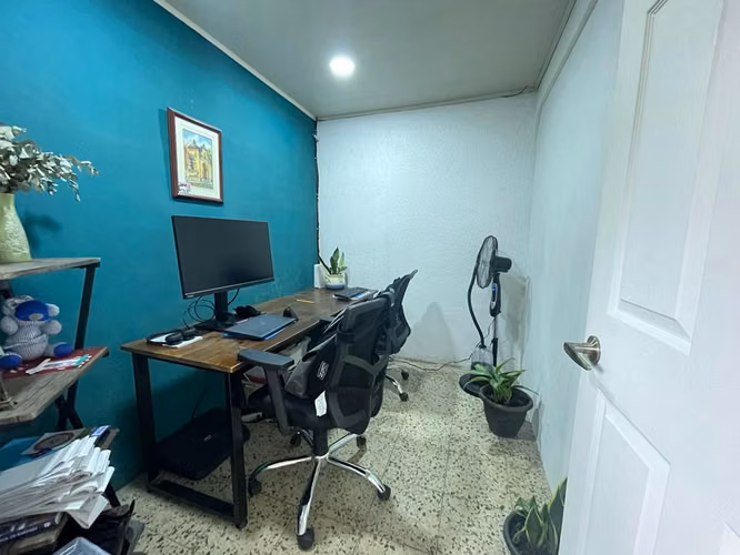 Propiedad con Casa y 2 Apartamentos en Desamparados, San José