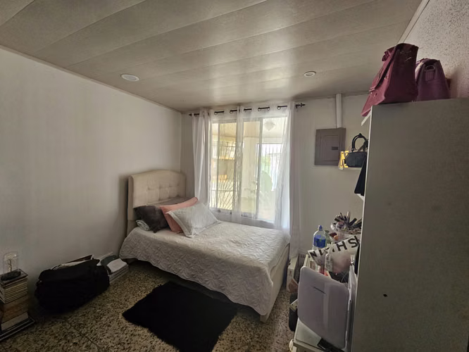 Propiedad con Casa y 2 Apartamentos en Desamparados, San José