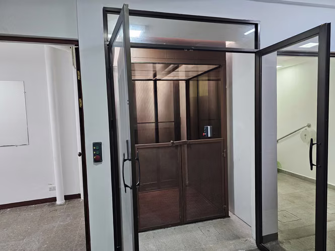 Edificio con bodega en el corazón de San José