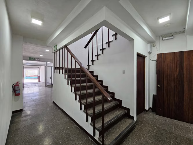 Edificio con bodega en el corazón de San José
