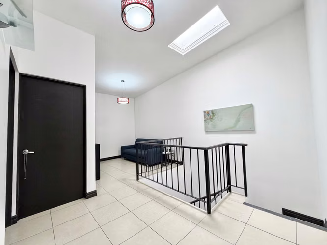 249 / Alquiler  / Casa / Santa Ana / Condominio / Seguro - Imagen 3