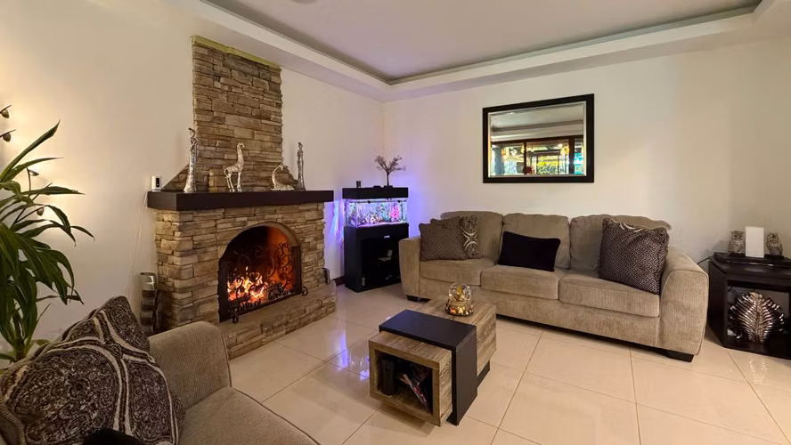 Se vende residencia de Lujo en San Rafael de Heredia - Imagen 5