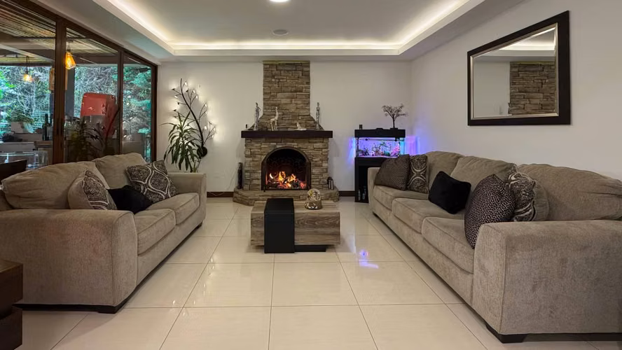 Se vende residencia de Lujo en San Rafael de Heredia - Imagen 4
