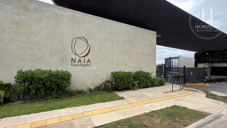 Casa en Alquiler Condominio NAIA Guachipelín Escazú 3 Hab Línea Blanca NJA1415JB