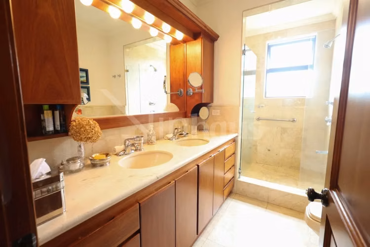 id # 42863 Venta de apartamento de Lujo, Colinas de Monte Alegre