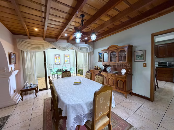 VENTA Casa de Lujo en Altamonte Curridabat