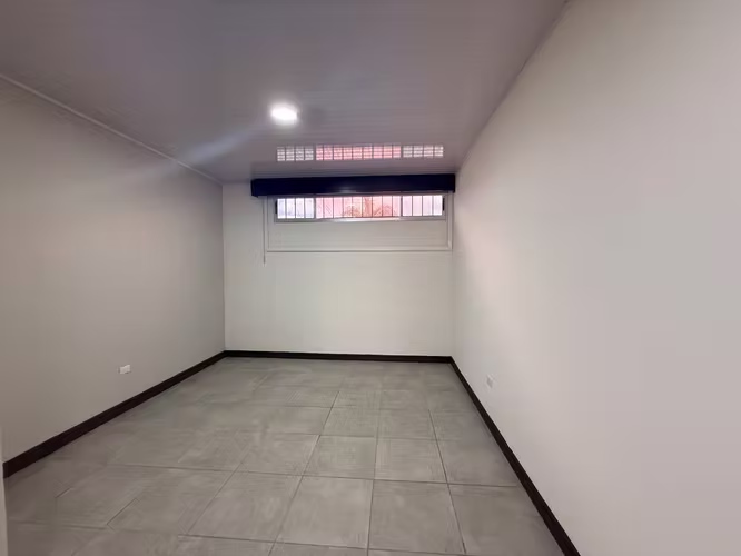 VENTA CASA DE 1 PLANTA + LOCAL COMERCIAL | Barrio Vasconia, San José | 257m²