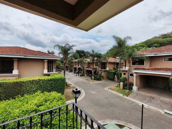Se alquila casa con línea blanca en Pozos de Santa Ana. - Imagen 11