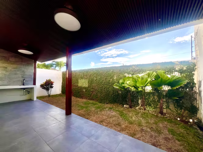CASA EN CONDOMINIO 194m2 MODERNA CON TERRAZA EN SANTA ANA