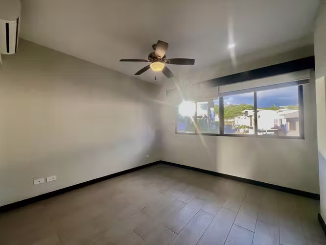 CASA EN CONDOMINIO 194m2 MODERNA CON TERRAZA EN SANTA ANA