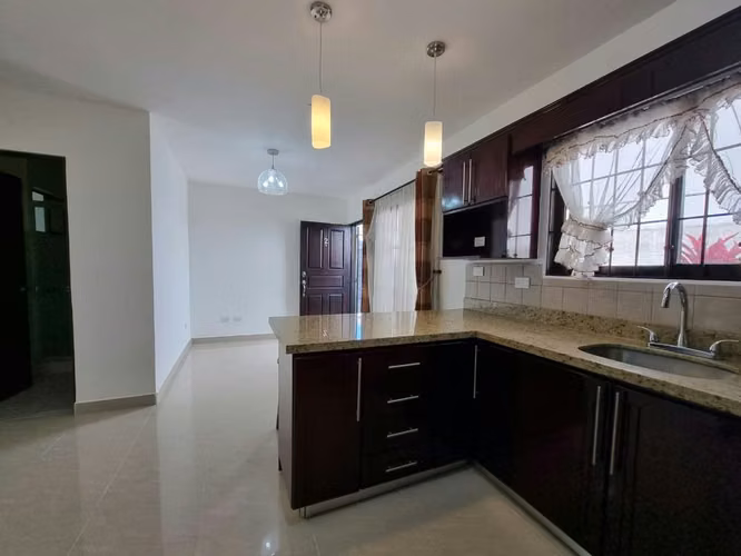 VENTA DE APARTAMENTO EN CONDOMINIO EN SANTA ANA CENTRO