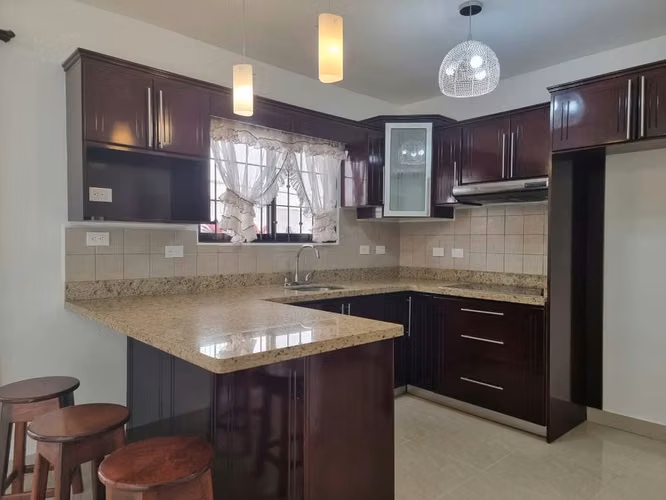 VENTA DE APARTAMENTO EN CONDOMINIO EN SANTA ANA CENTRO