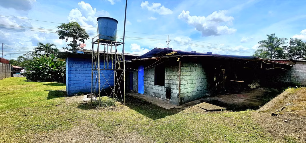 Venta de lote en Guapiles LA RITA con EDIFICACIONES LISTAS
