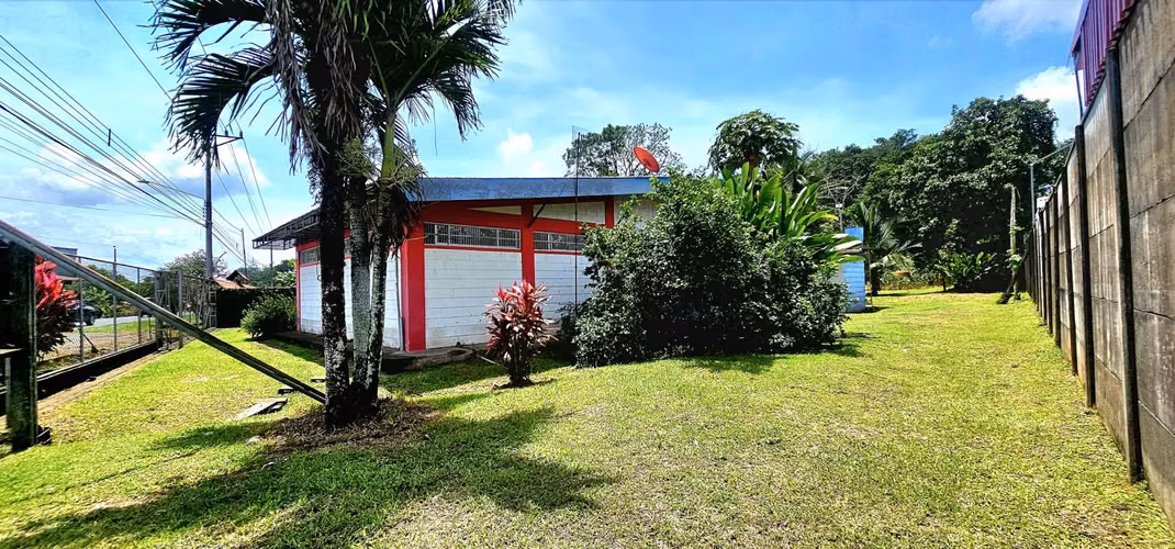 Venta de lote en Guapiles LA RITA con EDIFICACIONES LISTAS