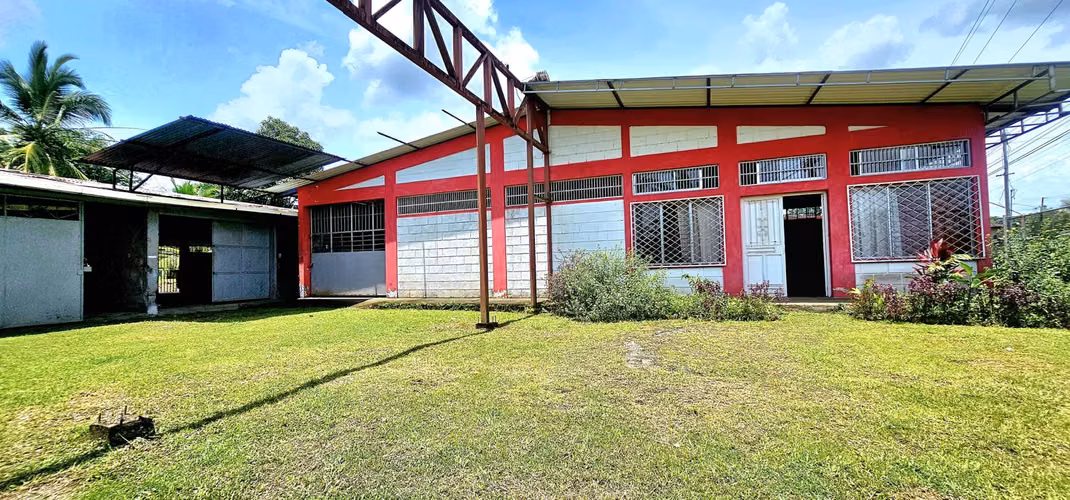 Venta de lote en Guapiles LA RITA con EDIFICACIONES LISTAS