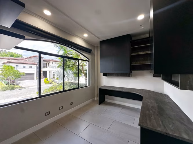 VENTA DE CASA EN HACIENDA DEL SOL PARA INVERSION