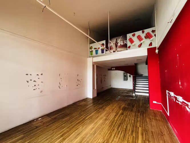 Locales comerciales 57m2 San Rafael de Escazú parqueo seguridad