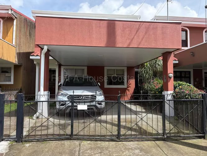 26-2230 | Casa en Alquiler | La Trinidad, Moravia