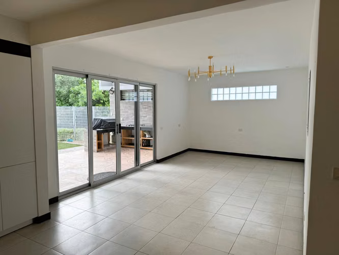 VENTA PARA INVERSION DE CASA EN RESIDENCIAL VISTAS DEL CAÑON EN BRASIL SANTA ANA