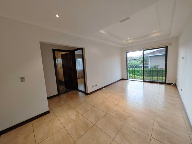 VENTA DE CASA ESQUINERA EN ALMERÍA, SANTA ANA
