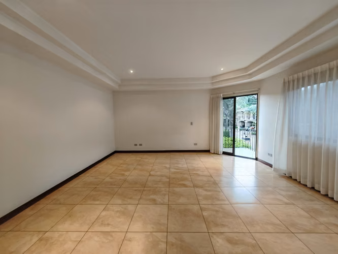 VENTA DE CASA ESQUINERA EN ALMERÍA, SANTA ANA