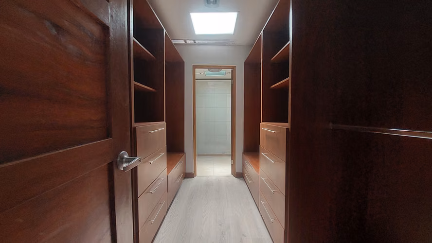 Venta. Residencial con Aguja. Altos de Horizonte, San Jose