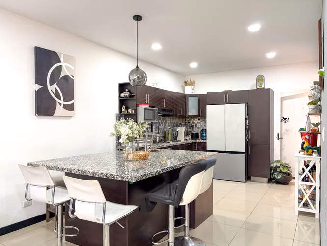 Casa De Una Planta en Venta Ayarco de Curridabat 200m2