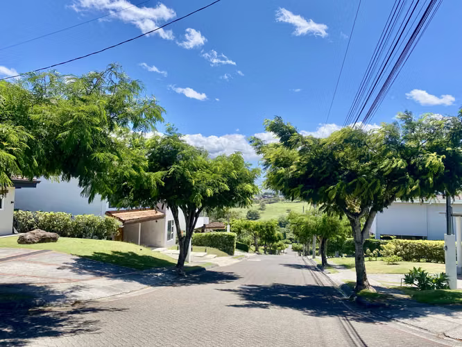 Venta de Lote en La Guacima GVO - Imagen 2