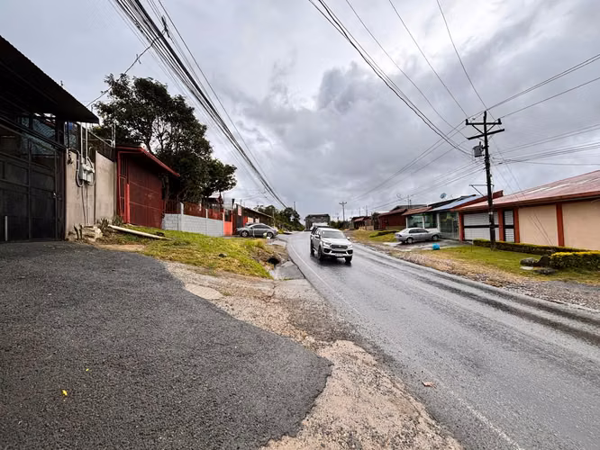 SE VENDE  o SE ALQUILA BODEGA CARTAGO