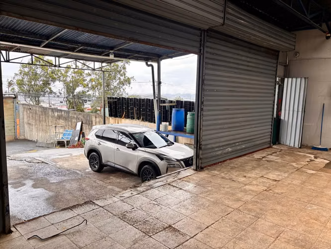 SE VENDE  o SE ALQUILA BODEGA CARTAGO