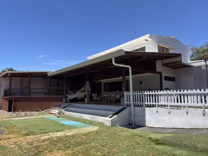 Venta Casa en Guachipelín Escazú con Piscina y jardín - Imagen 4