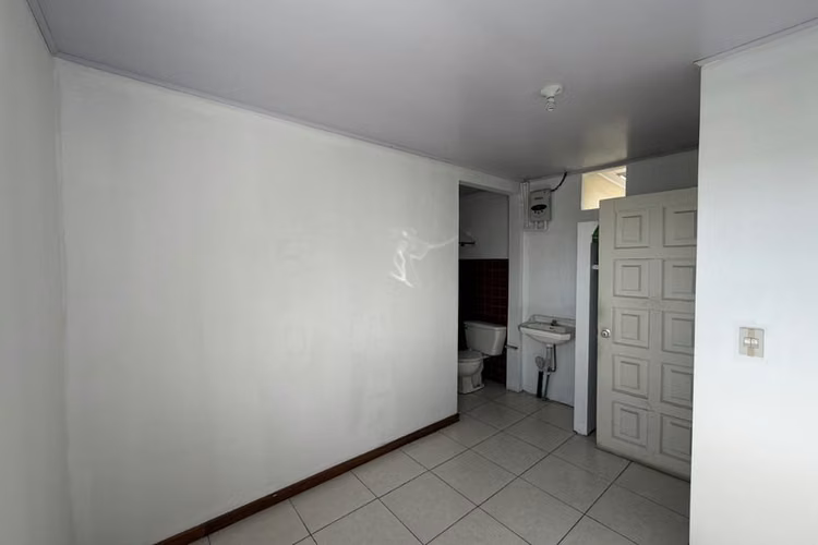 VENDO CASA ESQUINERA EN CATEDRAL, SAN JOSÉ.