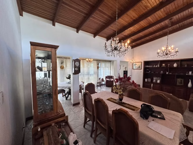 VENDO CASA ESQUINERA EN PAVAS-SAN JOSÉ.
