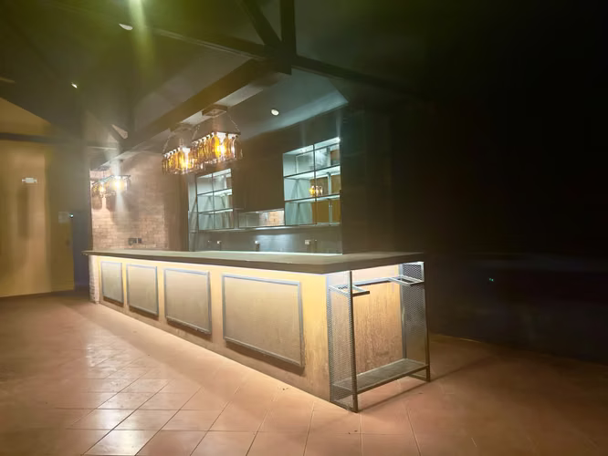 ALQUILO LOCAL (RESTAURANT) ESQUINERO EN SAN JOSÉ.