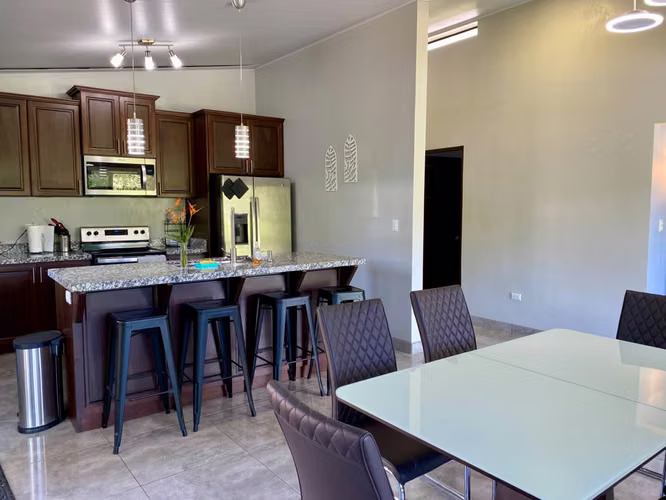 Casa Amueblada en Residencial Privado | Barrio Mercedes, Atenas