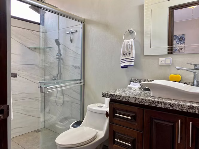 Casa Amueblada en Residencial Privado | Barrio Mercedes, Atenas