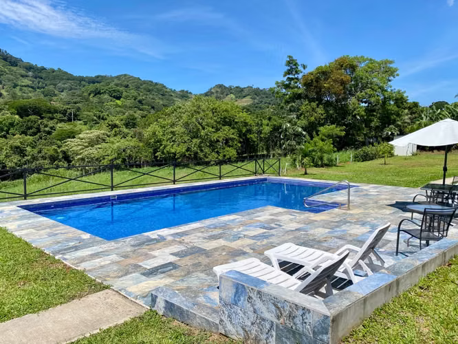 Casa Amueblada en Residencial Privado | Barrio Mercedes, Atenas