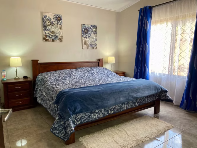 Casa Amueblada en Residencial Privado | Barrio Mercedes, Atenas