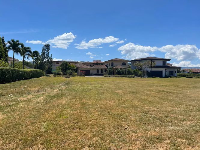 Venta de Lote en Hacienda Los Reyes - Imagen 7